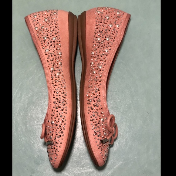 Cliffs by White Mountain Myriam Flats - Picture 5 of 8